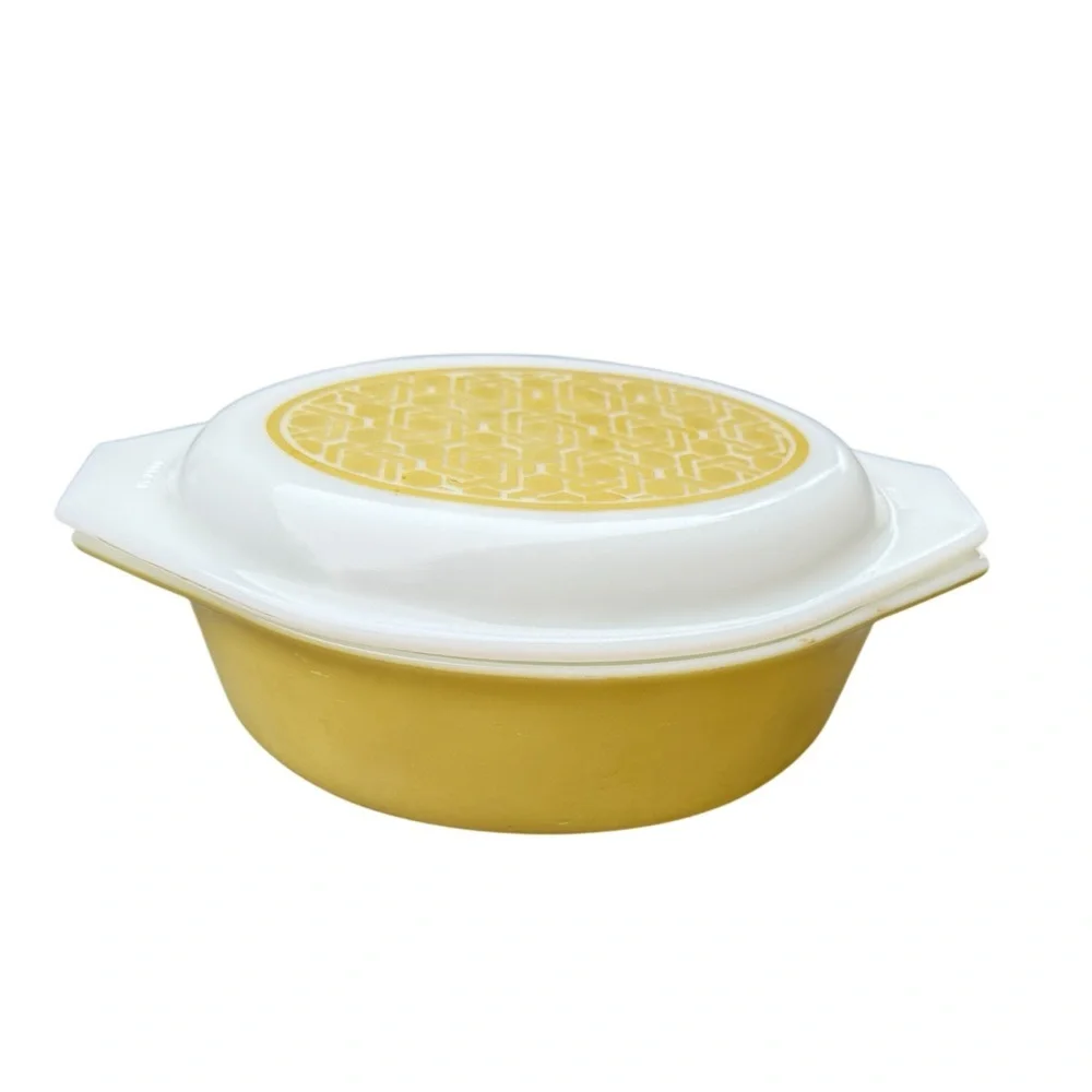 Vintage Pyrex PROMO Basket Weave Wicker Oval Casserole Dish with Lid 1 1/2 Quart